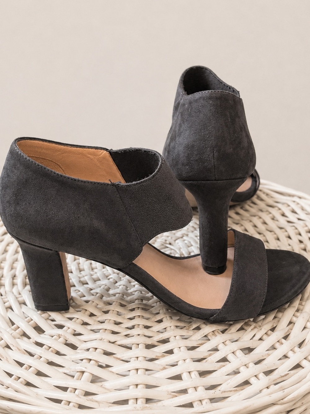 Stuart Weitzman Gray Suede Ankle Cuff Heels Size 7 Made in Spain